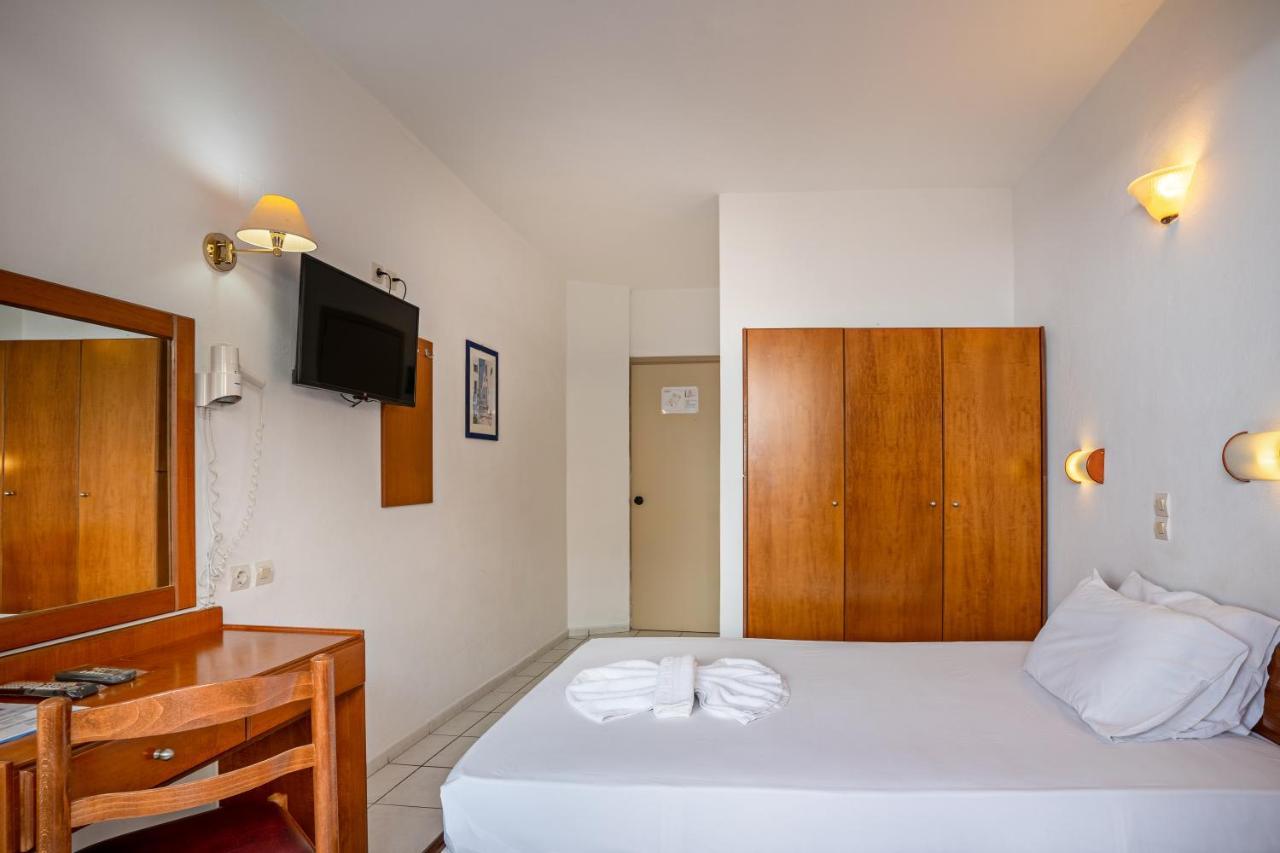 Hotel Kathrin Beach Adelianos Kampos Zewnętrze zdjęcie