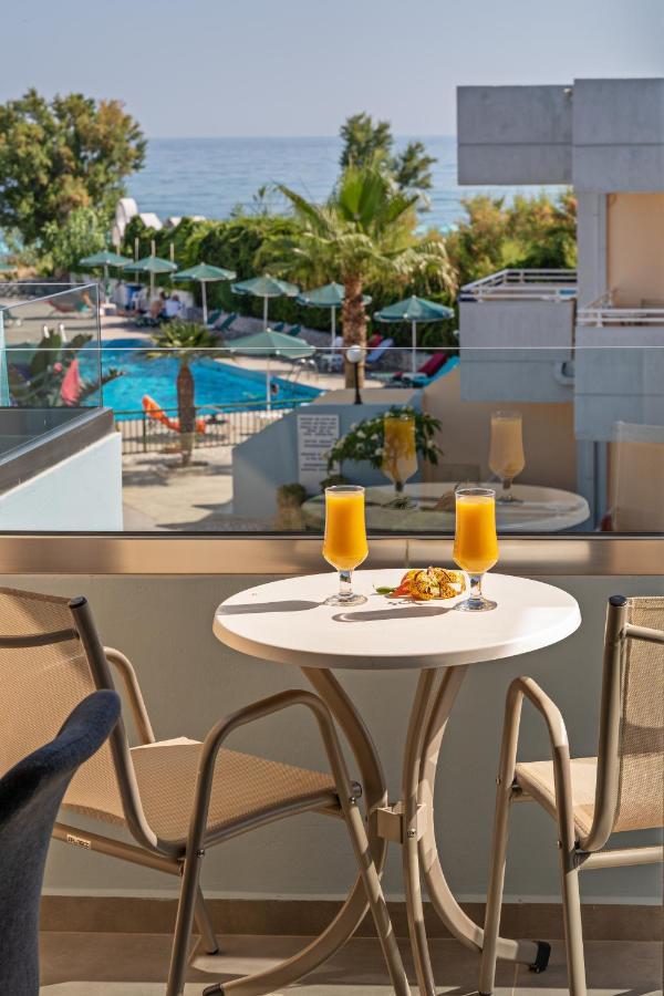 Hotel Kathrin Beach Adelianos Kampos Zewnętrze zdjęcie