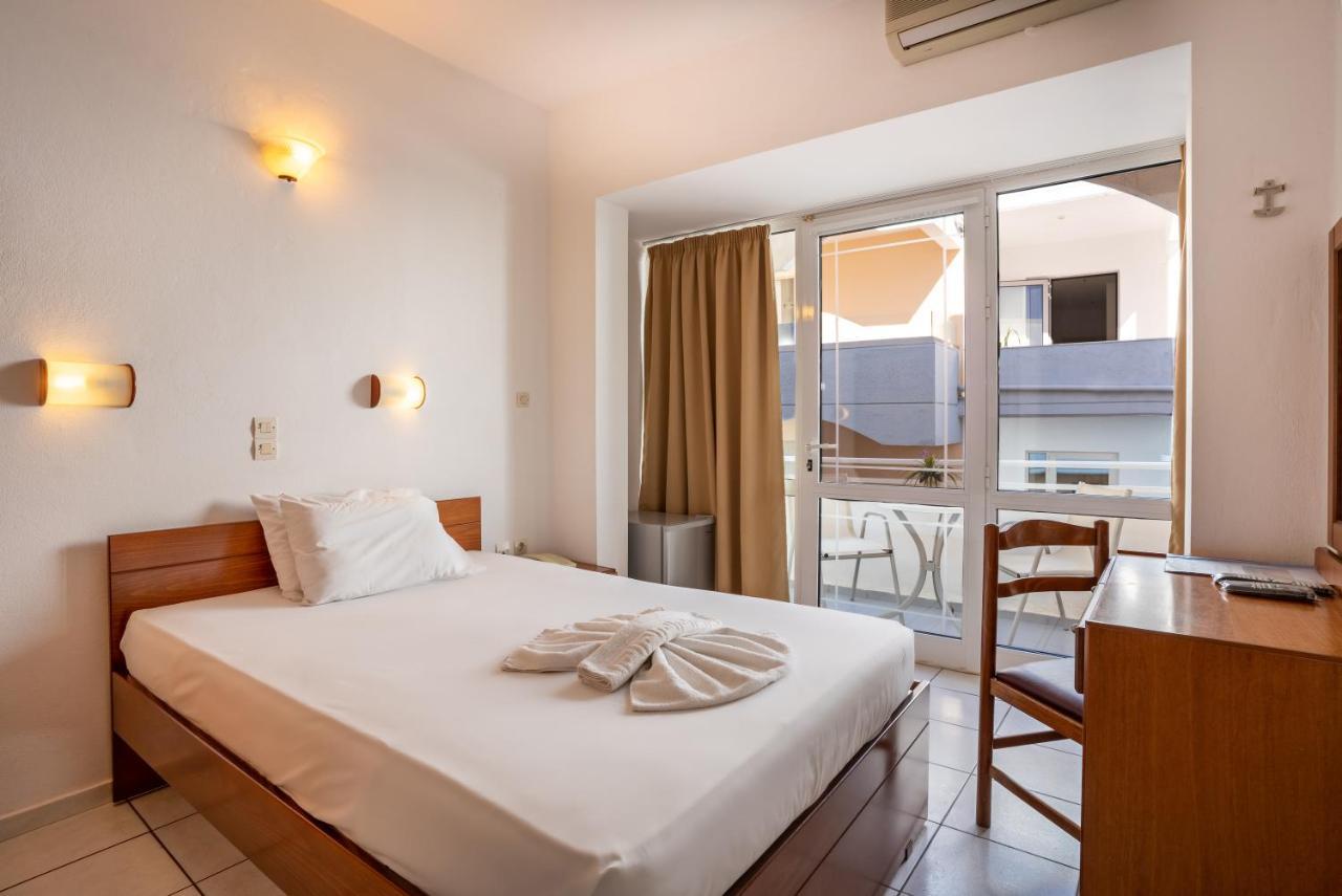 Hotel Kathrin Beach Adelianos Kampos Zewnętrze zdjęcie