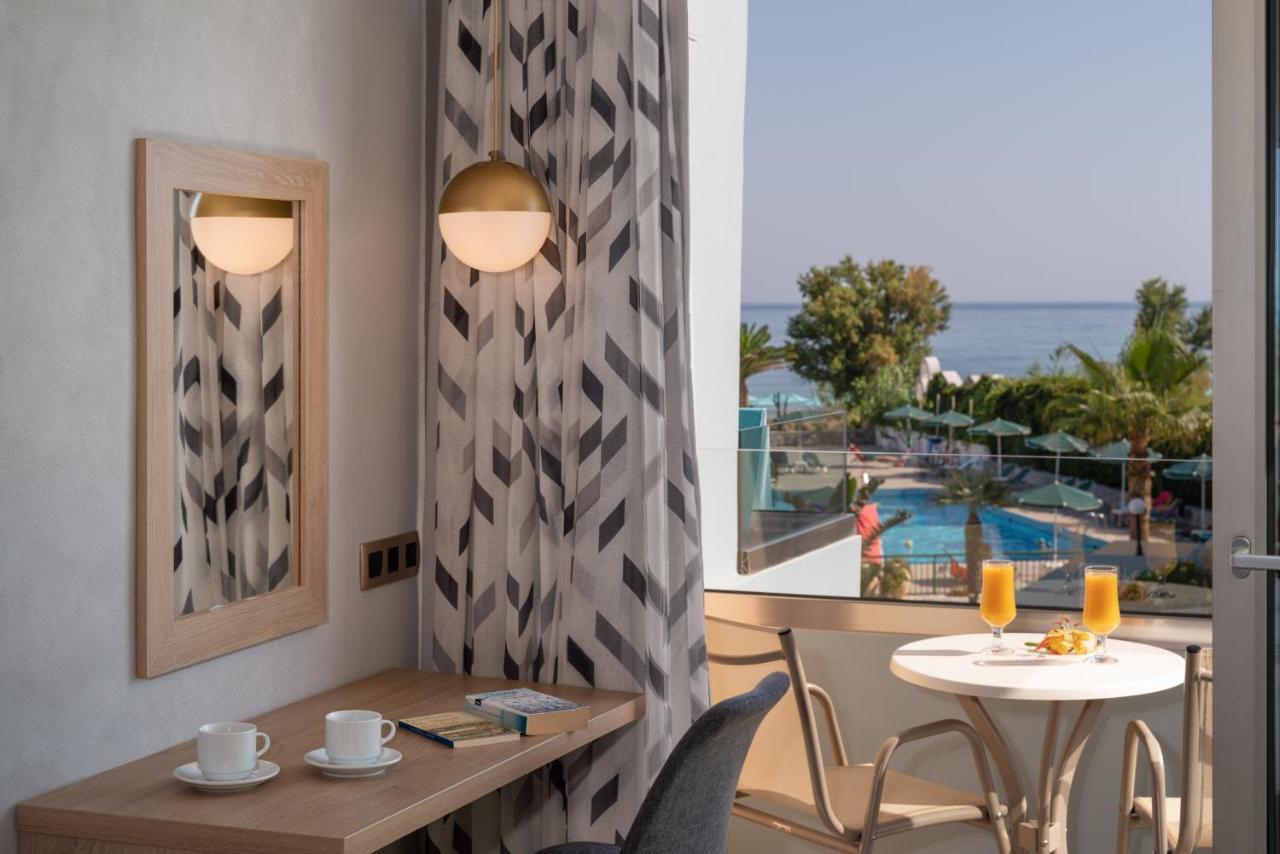 Hotel Kathrin Beach Adelianos Kampos Zewnętrze zdjęcie