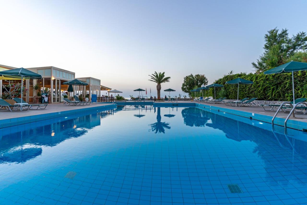 Hotel Kathrin Beach Adelianos Kampos Zewnętrze zdjęcie