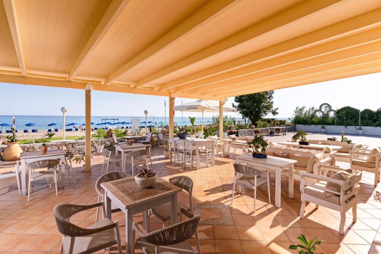 Hotel Kathrin Beach Adelianos Kampos Zewnętrze zdjęcie