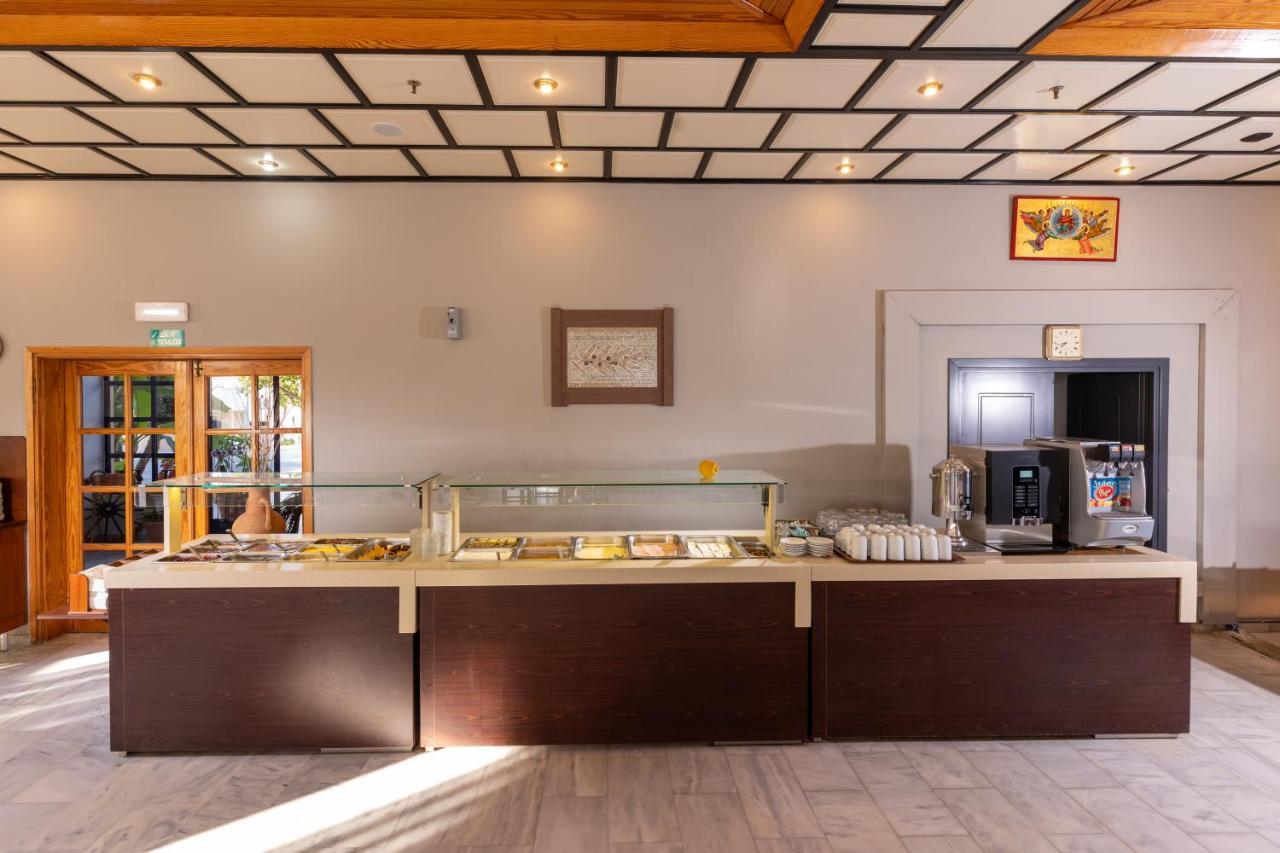 Hotel Kathrin Beach Adelianos Kampos Zewnętrze zdjęcie