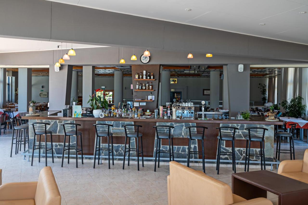 Hotel Kathrin Beach Adelianos Kampos Zewnętrze zdjęcie