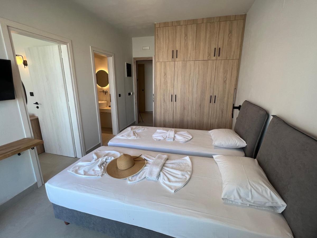 Hotel Kathrin Beach Adelianos Kampos Zewnętrze zdjęcie