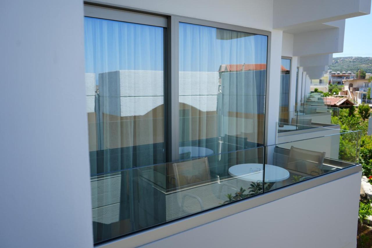 Hotel Kathrin Beach Adelianos Kampos Zewnętrze zdjęcie