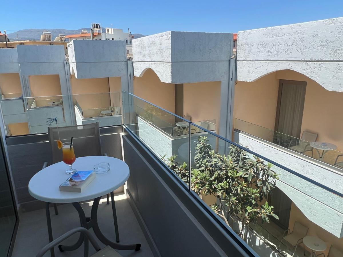 Hotel Kathrin Beach Adelianos Kampos Zewnętrze zdjęcie